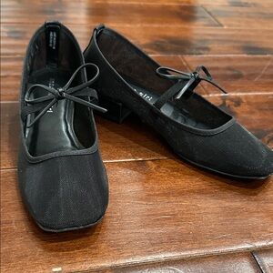 Black Bow-Accent Block Heel Ballet Flats